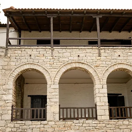 Holiday home Lymperakis *