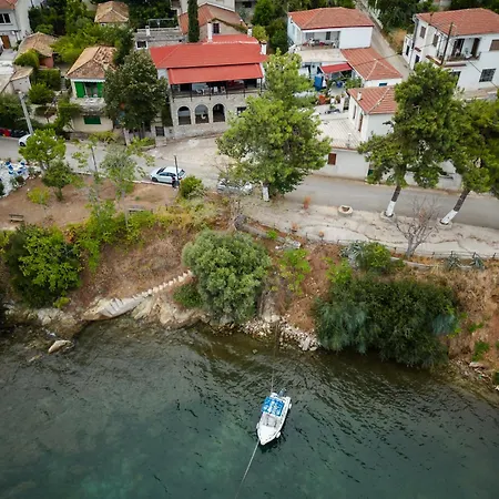 Holiday home Lymperakis *